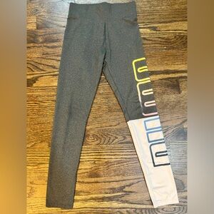 Youth M Puma Gray and White Leggings with Graphic Design